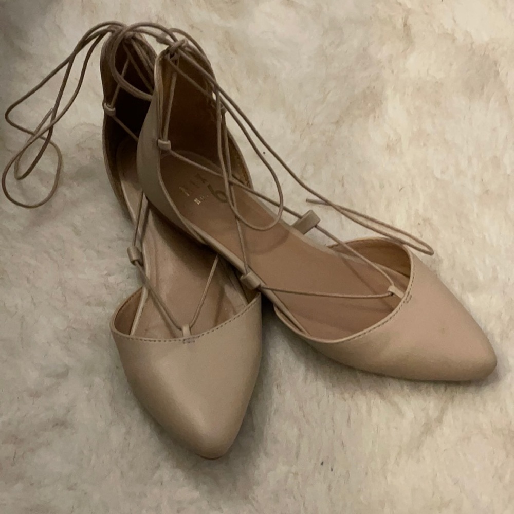 Women’s tie flats